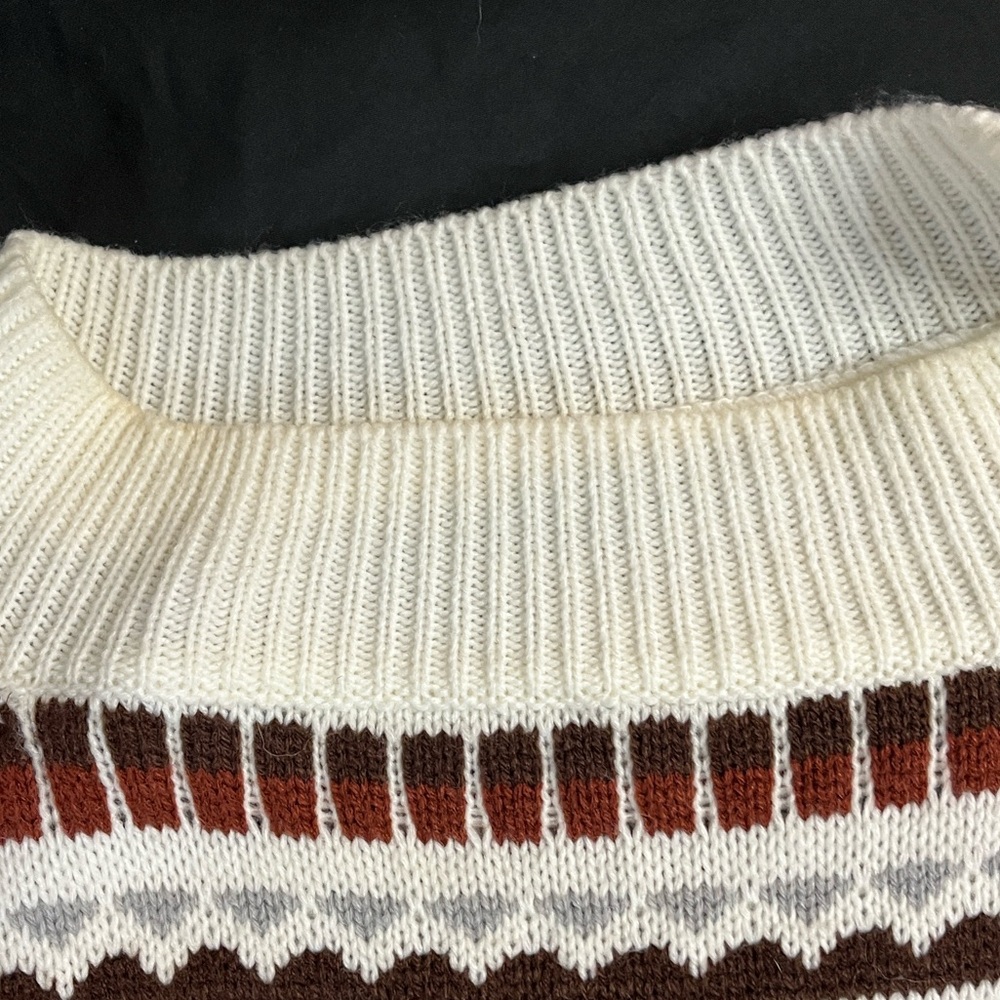 Patterned Knit Sweater - Picture 3 of 4
